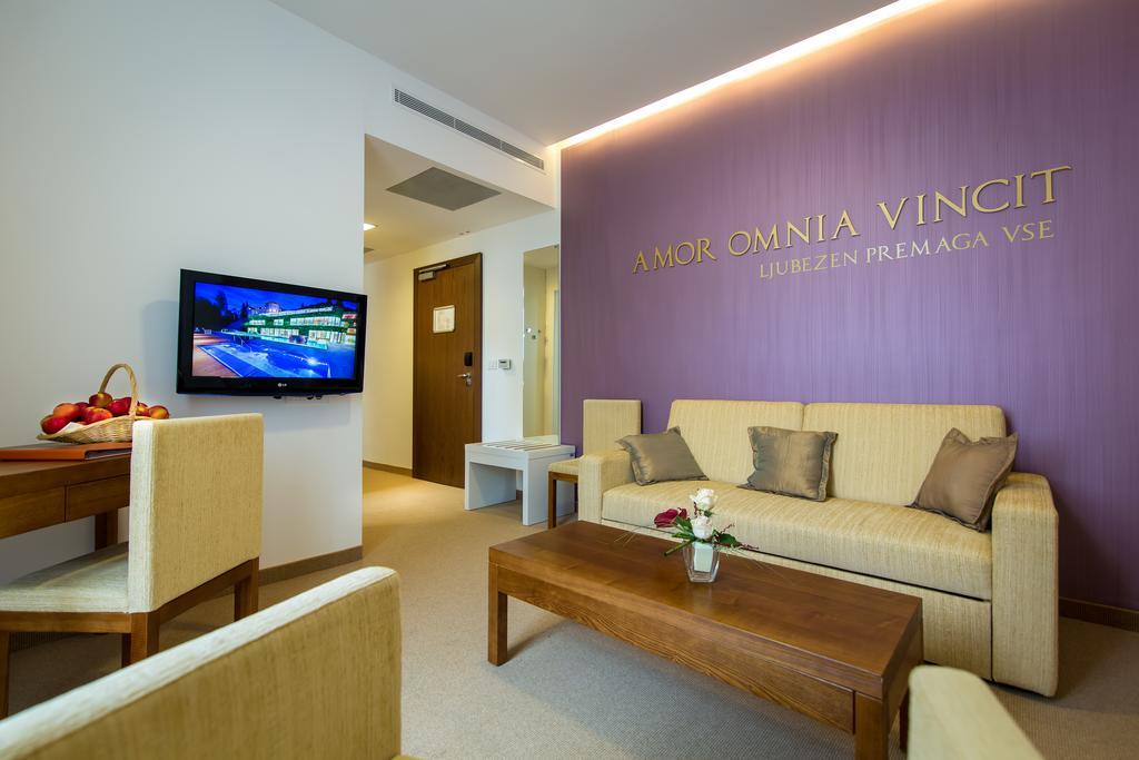 Rimske Terme - Hotel Zdraviliski Dvor Rimske Toplice Oda fotoğraf