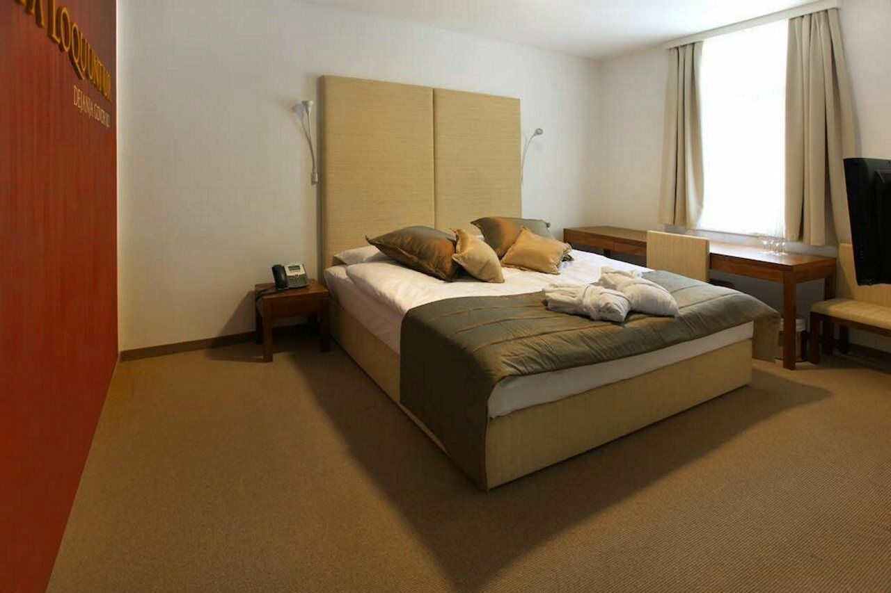 Rimske Terme - Hotel Zdraviliski Dvor Rimske Toplice Dış mekan fotoğraf